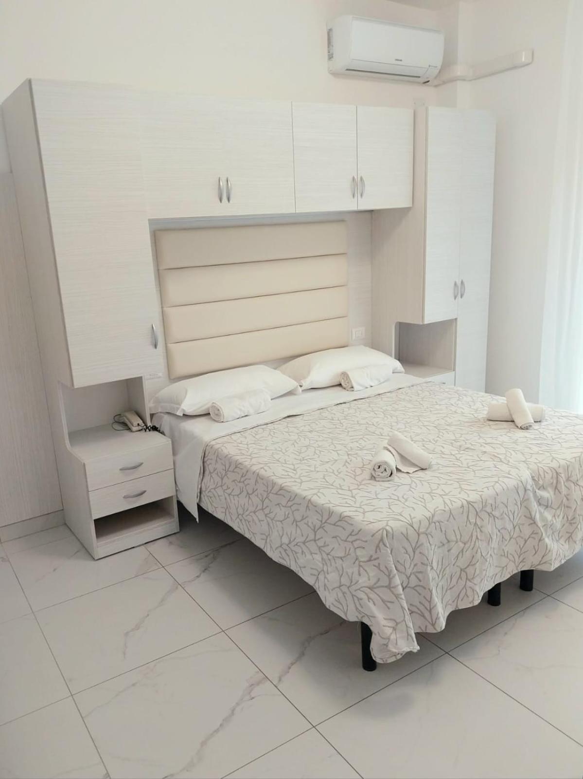 Hotel Angela Misano Adriatico Esterno foto