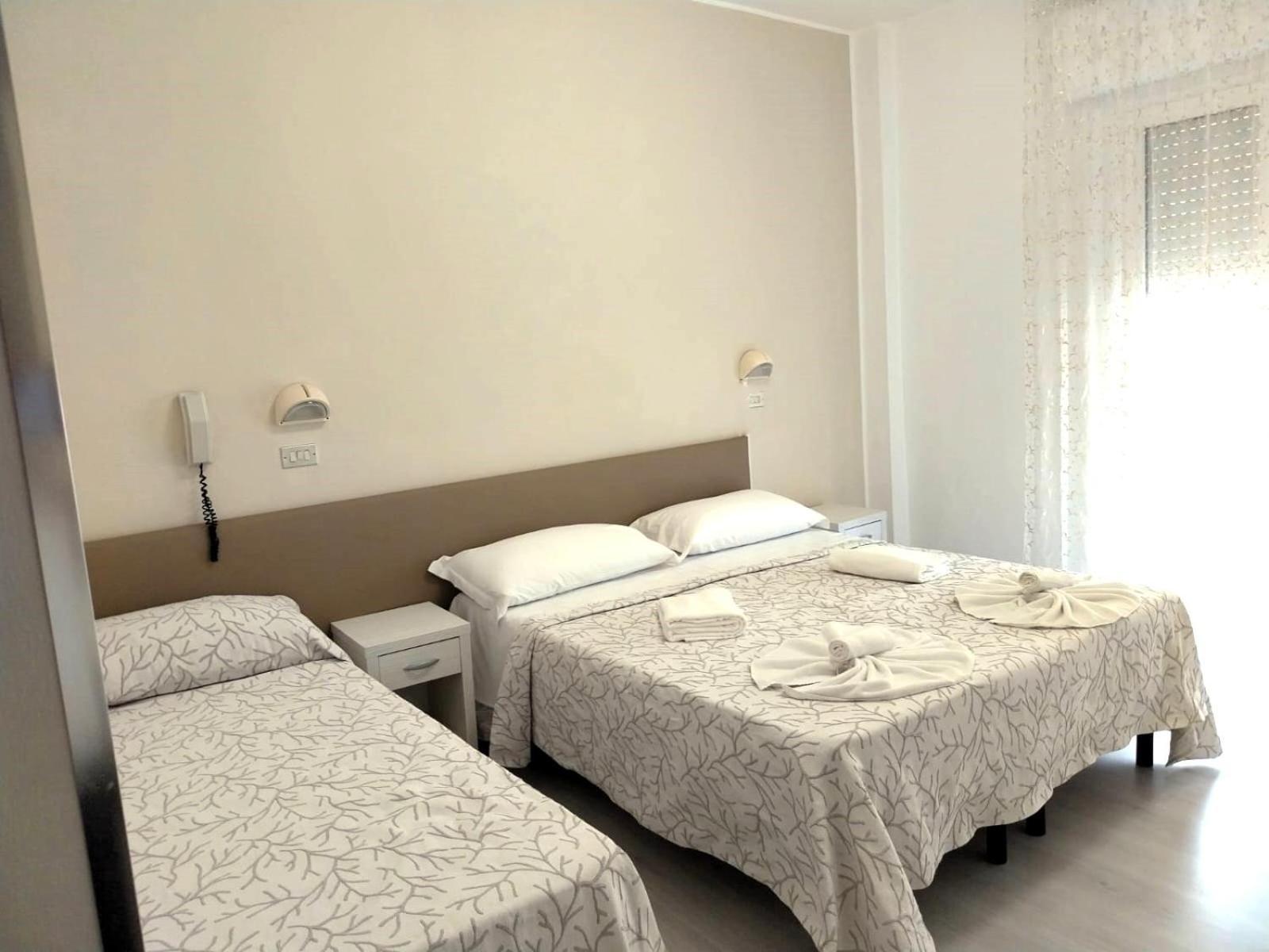 Hotel Angela Misano Adriatico Esterno foto