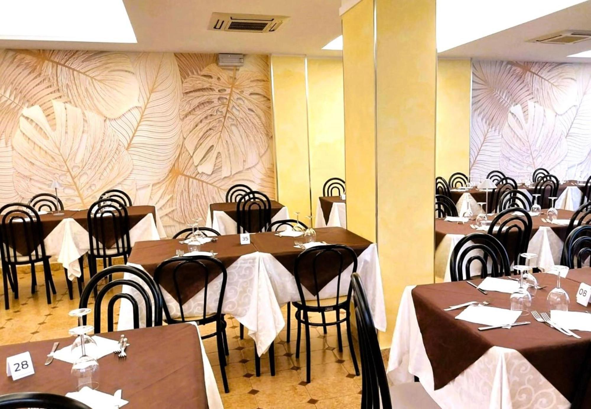 Hotel Angela Misano Adriatico Esterno foto