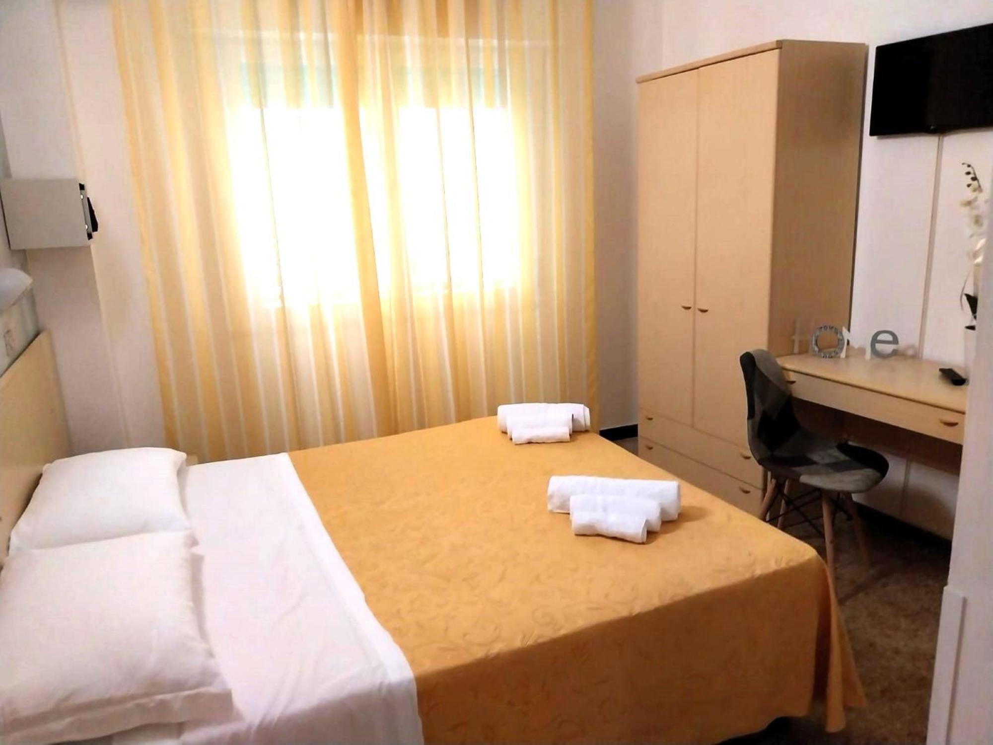 Hotel Angela Misano Adriatico Esterno foto
